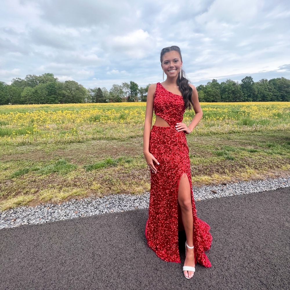 Amarra size 0 - no alterations
(can send more pictures if needed :)